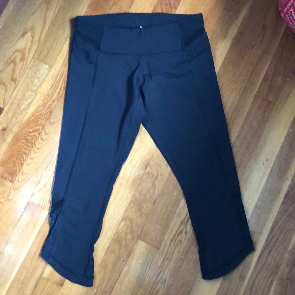 Lululemon black mesh crop leggings